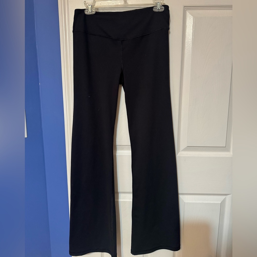 VICTORIA SECRETS SPORT YOGA PANTS  med/lg